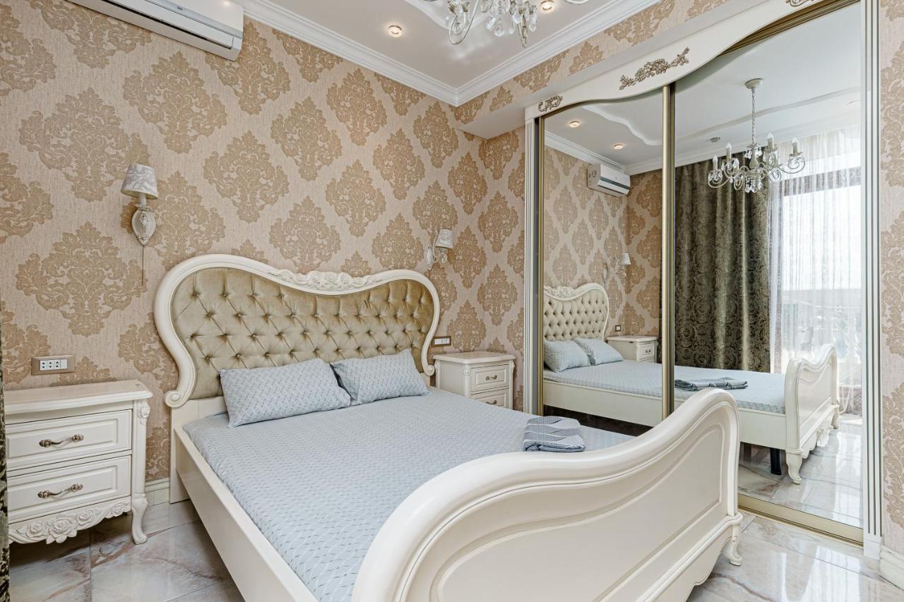 Greek Street Deluxe Apartment Одеса Екстериор снимка