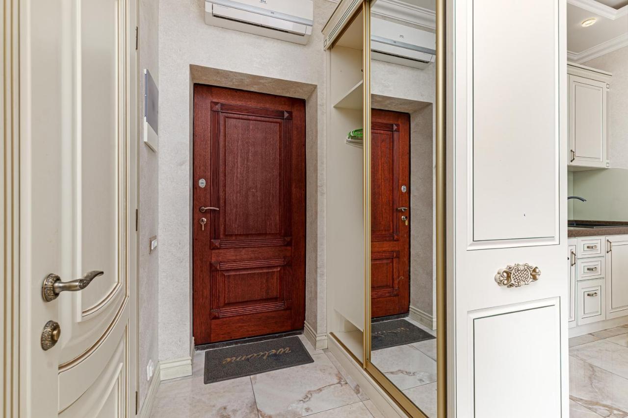 Greek Street Deluxe Apartment Одеса Екстериор снимка